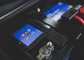 Ile kosztuje wymiana baterii w Toyocie Prius?